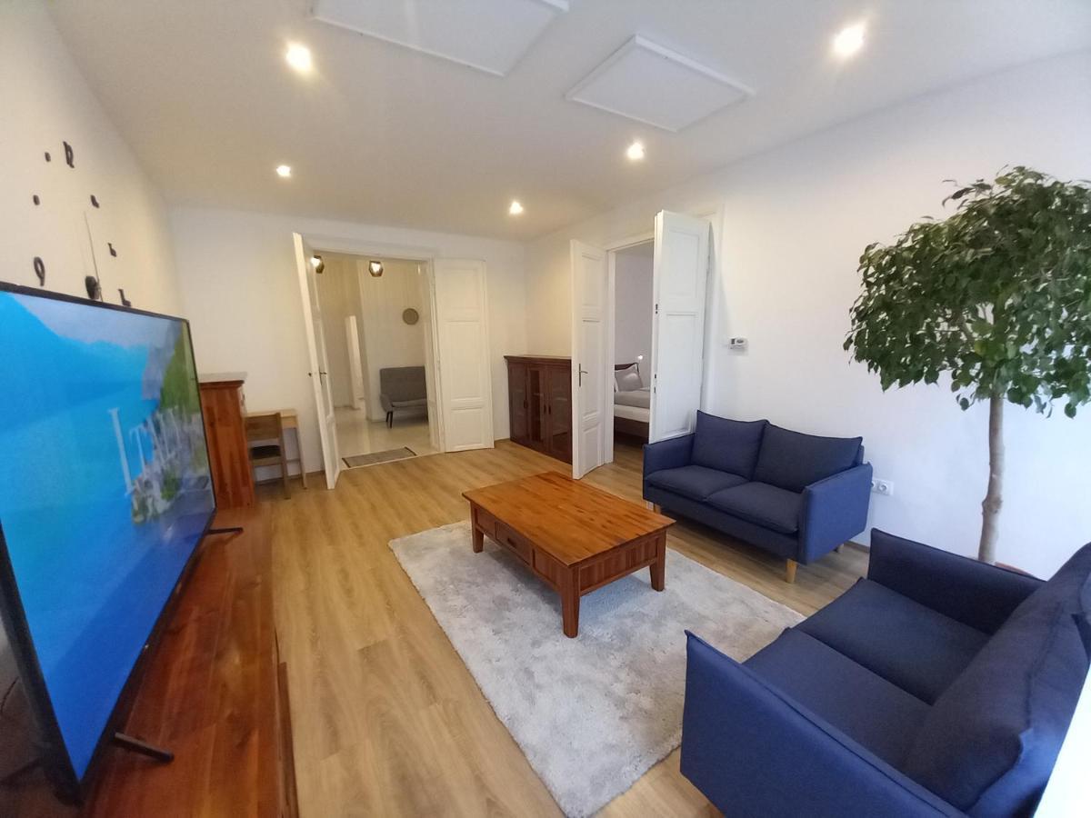 Korvin One Apartman Pápa Exteriér fotografie
