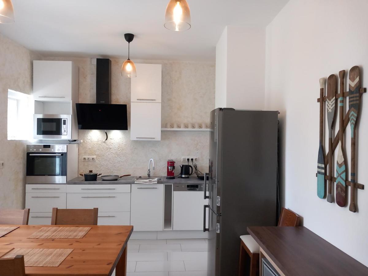 Korvin One Apartman Pápa Exteriér fotografie